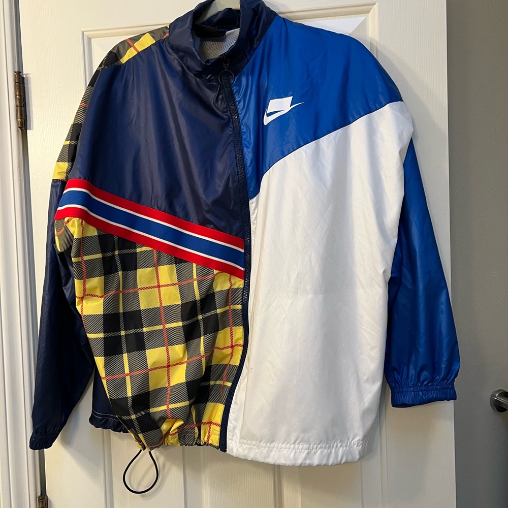 Womens nike wind breaker size large